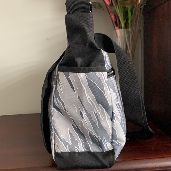 Crossbody Bag - Picture 3 of 4